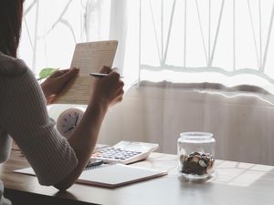 Bunda... Simak Tips Jitu dari OJK soal Kelola Uang Keluarga Bunda... Simak Tips Jitu dari OJK soal Kelola Uang Keluarga