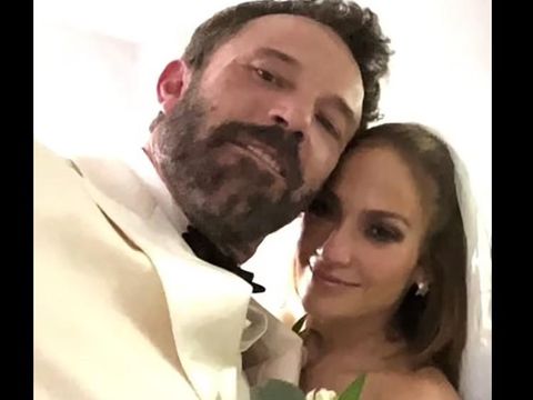 Jennifer Lopez menikah dengan Ben Affleck