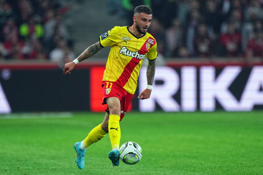 LILLE, FRANCE - APRIL 16: Jonathan Clauss of RC Lens in action during the Ligue 1 Uber Eats match between Lille OSC and RC Lens at Stade Pierre Mauroy on April 16, 2022 in Lille, France. (Photo by Sylvain Lefevre/Getty Images)