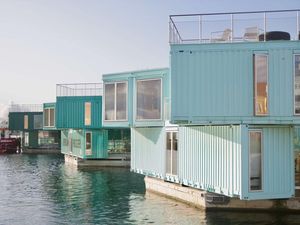 5 Kosan Paling Unik di Dunia, Ada yang Terapung di Laut! 5 Kosan Paling Unik di Dunia, Ada yang Terapung di Laut!
