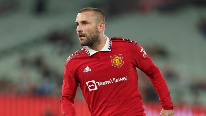 MELBOURNE, AUSTRALIA - JULY 15: Luke Shaw of Manchester United during the Pre-Season friendly match between Melbourne Victory and Manchester United at Melbourne Cricket Ground on July 15, 2022 in Melbourne, Australia. (Photo by Matthew Ashton - AMA/Getty Images)