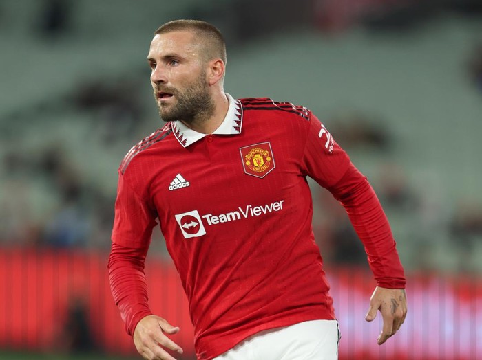 MELBOURNE, AUSTRALIA - JULY 15: Luke Shaw of Manchester United during the Pre-Season friendly match between Melbourne Victory and Manchester United at Melbourne Cricket Ground on July 15, 2022 in Melbourne, Australia. (Photo by Matthew Ashton - AMA/Getty Images)
