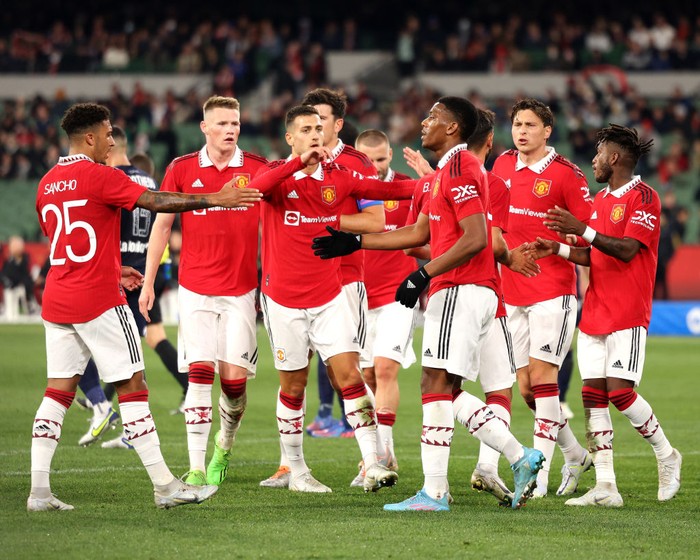 Manchester United MELBOURNE, AUSTRALIA - JULY 15: United players celebrate a goal during the Pre-Season friendly match between Melbourne Victory and Manchester United at Melbourne Cricket Ground on July 15, 2022 in Melbourne, Australia. (Photo by Jonathan DiMaggio/Getty Images)