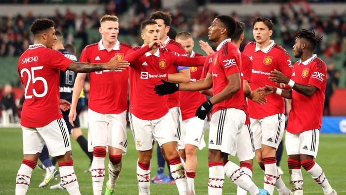 MELBOURNE, AUSTRALIA - JULY 15: United players celebrate a goal during the Pre-Season friendly match between Melbourne Victory and Manchester United at Melbourne Cricket Ground on July 15, 2022 in Melbourne, Australia. (Photo by Jonathan DiMaggio/Getty Images)