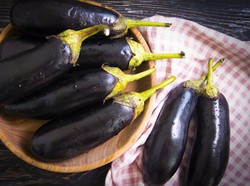 Apa Benar Makan Terong Bikin Pria Loyo? Ini Faktanya