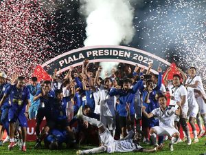 Momen Arema FC Sabet Gelar Ketiga Piala Presiden Momen Arema FC Sabet Gelar Ketiga Piala Presiden