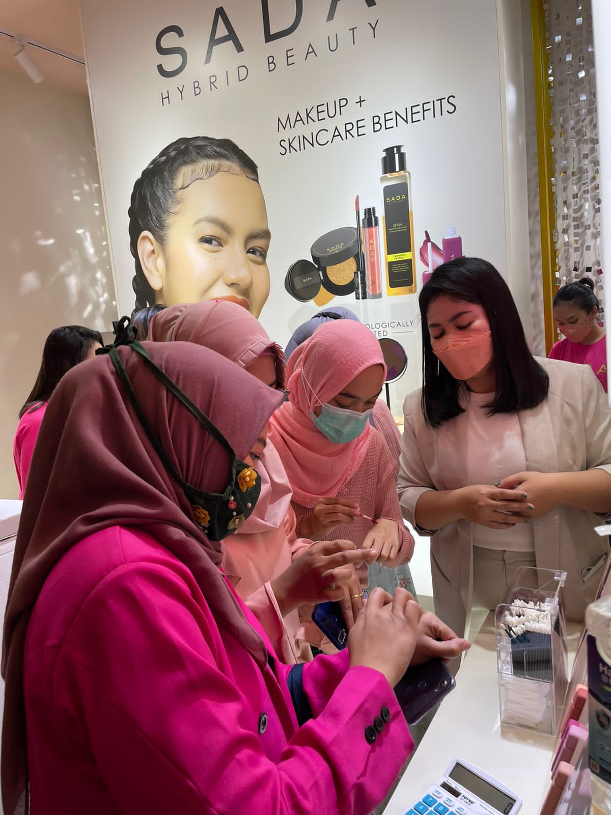 Pembukaan toko offline SADA Hybrid Beauty di Hubb Life, Mal Taman Anggrek