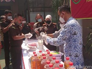 Kejari Lamongan Blender 1 Kg Sabu dan Bakar 377 Ribu Batang Rokok Ilegal Kejari Lamongan Blender 1 Kg Sabu dan Bakar 377 Ribu Batang Rokok Ilegal