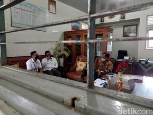 Sidak ORI soal Dugaan Jual Beli Seragam SMPN 1 Depok Diduga Bocor Sidak ORI soal Dugaan Jual Beli Seragam SMPN 1 Depok Diduga Bocor