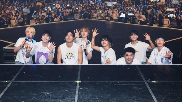 Potret Super Junior dalam konser Super Show 9: Road di hari terakhir bersama ELF. (Foto: instagram.com/superjunior)