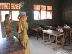 Tak Hanya Kurang Siswa, SDN di Jombang Ini Kekurangan Kelas dan Guru