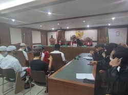 6 Pengeroyok Ade Armando Dituntut 2 Tahun Penjara!