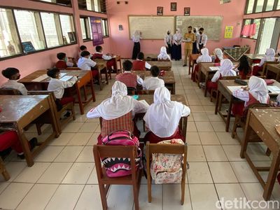 Melihat Suasana Siswa Ikuti MPLS di SMPN 51 Bandung