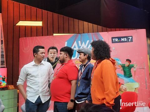 Tak Takut Lawan Juara, Trig3rr Tanding Bulutangkis bareng Taufik Hidayat