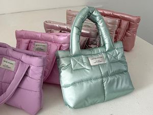 Rekomendasi Tas Puffy Bag Unik yang Lagi Tren dari 7 Brand Lokal Rekomendasi Tas Puffy Bag Unik yang Lagi Tren dari 7 Brand Lokal