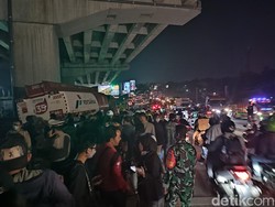 Truk Pertamina Masih di Lokasi Kecelakaan Maut Cibubur, Lalin Tersendat