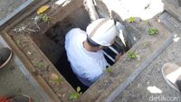 Saat Wali Kota Surabaya Masuk ke Gorong-gorong