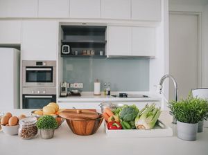 7 Trik yang Bikin Pekerjaan Dapur Jadi Super Praktis 7 Trik yang Bikin Pekerjaan Dapur Jadi Super Praktis