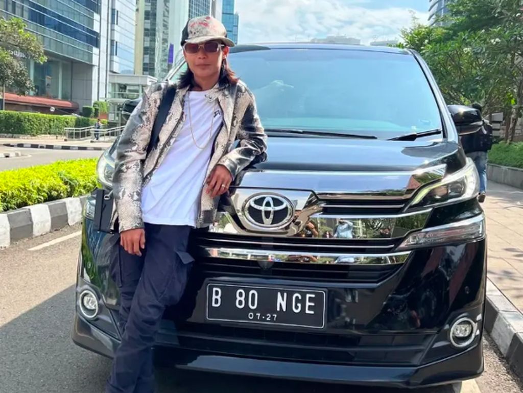 Mau Nyicil Vellfire yang Dipamerin Bonge? Segini Gaji Minimalnya Mau Nyicil Vellfire yang Dipamerin Bonge? Segini Gaji Minimalnya