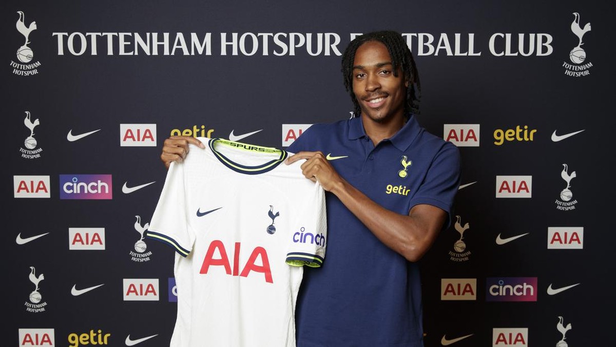 Tottenham resmi menggaet Djed Spence. (Foto: Tottenham Hotspur FC via Getty I/Tottenham Hotspur FC)