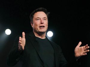 Elon Musk Dukung Nicole Shanahan Laporkan Penyebar Isu Selingkuh Elon Musk Dukung Nicole Shanahan Laporkan Penyebar Isu Selingkuh