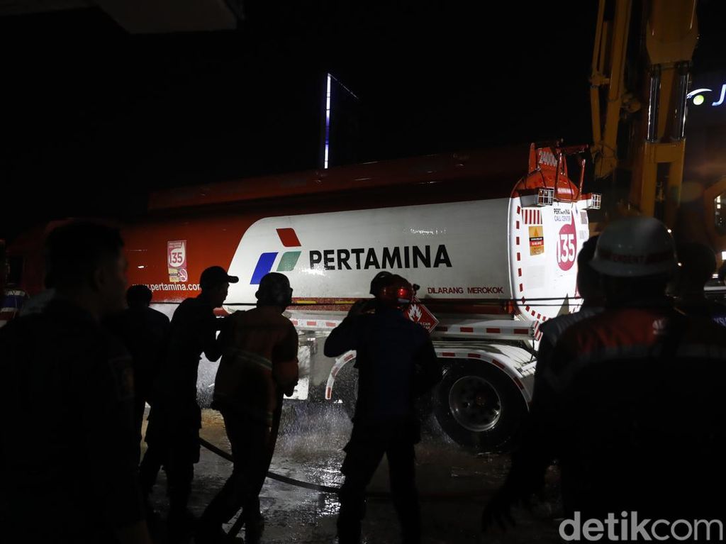 Identitas 5 Korban Luka Berat Kecelakaan Truk Pertamina di Cibubur Identitas 5 Korban Luka Berat Kecelakaan Truk Pertamina di Cibubur