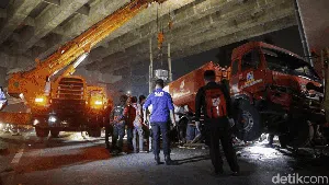 Foto-foto Evakuasi Truk Maut Pertamina