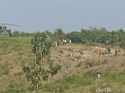 Helikopter Militer Tiba di Lokasi Pesawat Jatuh di Blora
