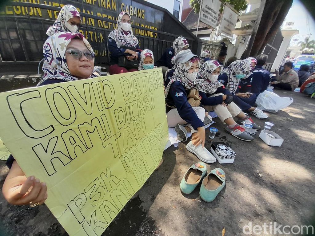 Nasib Nakes Honorer di Sukabumi Terkatung-katung Nasib Nakes Honorer di Sukabumi Terkatung-katung