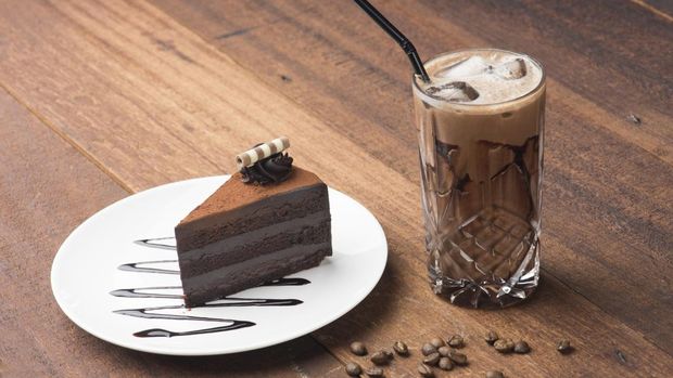 chocolate cake and iced coffee