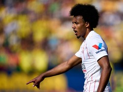 Barcelona Masih Mau Belanja, Kini Fokus Cari Bek