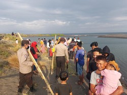 Penemuan Bangkai Kapal di Pantai Dedalpak, Polisi Sebut Perahu Dagang