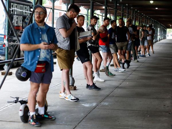 Antrean Vaksin Cacar Monyet di New York Mengular Panjang