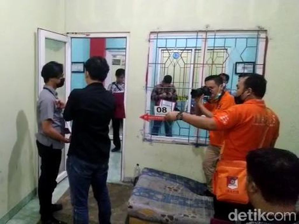 Polisi Pra Rekonstruksi Kasus Kematian Napi Anak di Lampung