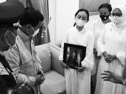 Momen Prabowo Temui Keluarga Pilot Golden Eagle yang Jatuh di Blora