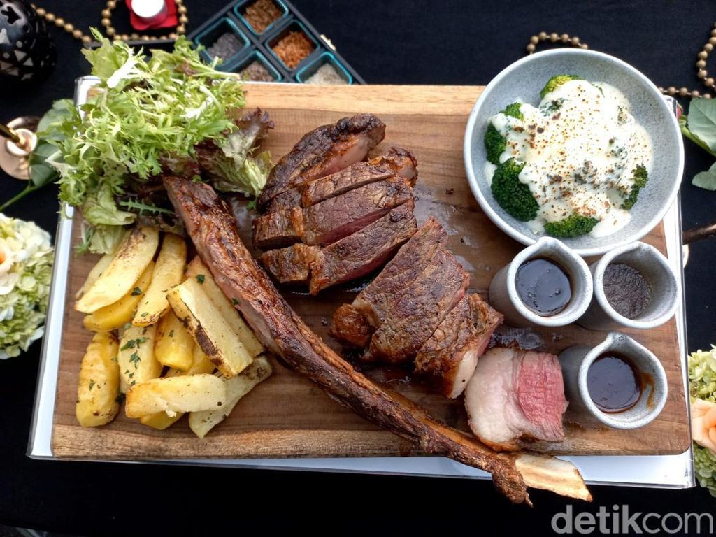 Menu Baru The Trans Luxury Hotel Bandung Hadirkan Cita Rasa Berkelas Menu Baru The Trans Luxury Hotel Bandung Hadirkan Cita Rasa Berkelas