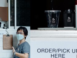 Jualan Kopi Lewat Jendela Rumah, Pria Ini Sukses Buat Kopinya Viral