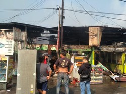 Penampakan Kios Terbakar di Terminal Bekasi Gegara Ledakan Tabung Gas