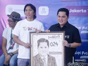 Usai Dihadiahi Karikatur 024, Erick Thohir Duet Bareng Slank Nyanyi Balikin Usai Dihadiahi Karikatur 024, Erick Thohir Duet Bareng Slank Nyanyi Balikin