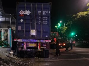 Pengakuan Saksi Lihat Bayi Tewas-Ibu Patah Tulang Tertabrak Truk Rem Blong Pengakuan Saksi Lihat Bayi Tewas-Ibu Patah Tulang Tertabrak Truk Rem Blong