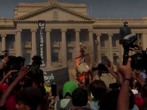 Warga Sri Lanka Demo Tolak PM Wickremesinghe Maju Nyapres! Warga Sri Lanka Demo Tolak PM Wickremesinghe Maju Nyapres!