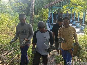 Serpihan Pesawat Jatuh di Blora Tersebar hingga Radius 500 Meter Serpihan Pesawat Jatuh di Blora Tersebar hingga Radius 500 Meter