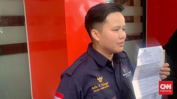 Ade Ratna Sari alias Adhe A Nangga, korban penganiayaan model Ayu Aulia, ditemui di Polres Metro Jakarta Selatan, Rabu (20/7/2022).