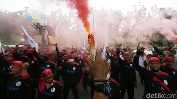Unjukrasa Buruh Minta Anies Banding dan Perjuangkan UMP Rp 4,6 Juta