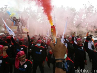 Unjukrasa Buruh Minta Anies Banding dan Perjuangkan UMP Rp 4,6 Juta