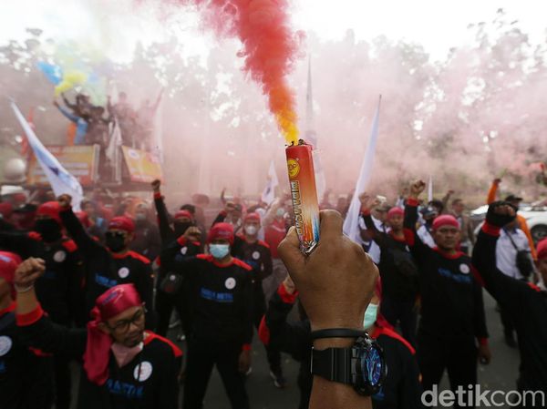 Unjukrasa Buruh Minta Anies Banding dan Perjuangkan UMP Rp 4,6 Juta