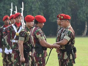 Danjen Kopassus Pimpin Sertijab Dangrup 1: Junjung Tinggi Kehormatan Danjen Kopassus Pimpin Sertijab Dangrup 1: Junjung Tinggi Kehormatan