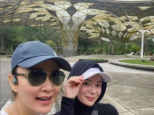 Dinyinyiri Netizen, Ayana Moon Jelaskan Alasan Dirinya Ganti Hijab dengan Topi Dinyinyiri Netizen, Ayana Moon Jelaskan Alasan Dirinya Ganti Hijab dengan Topi