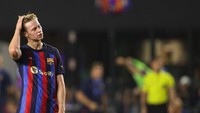 Frenkie De Jong, gelandang Barcelona, menjadi nama pertama. MU diyakini tetap mengincarnya walaupun sudah merekrut Casemiro. Foto: James Williamson - AMA/Getty Images