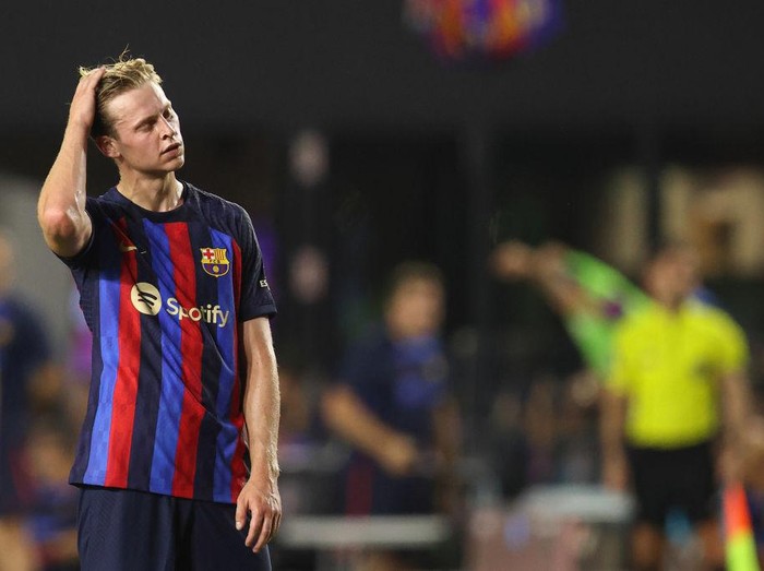 FORT LAUDERDALE, FL - JULY 19: Frenkie de Jong of FC Barcelona during the pre season friendly between Inter Miami CF and FC Barcelona at DRV PNK Stadium on July 19, 2022 in Fort Lauderdale, Florida. (Photo by James Williamson - AMA/Getty Images)
